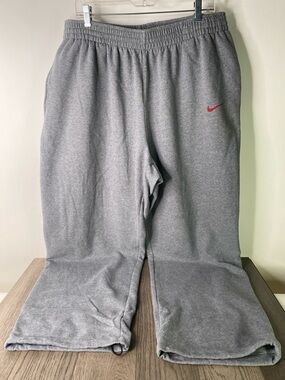 Nike Gray Men's Size 2XL Sweatpants with Red Swoosh - 1410